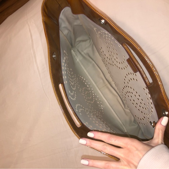 Authentic CHANEL CC Logo Patent Leather Perforated Large tote & Pouch 2Pc Set - Picture 5 of 17